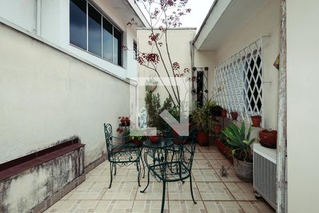 Casa à venda com 325m², 3 quartos e 3 vagas Casa à venda com 325m², 3 quartos e 3 vagasPiscina