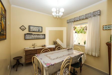 Casa à venda com 325m², 3 quartos e 3 vagas Casa à venda com 325m², 3 quartos e 3 vagasCopa