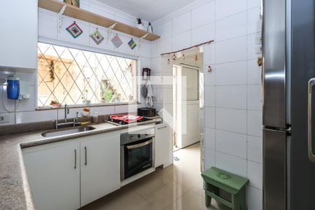 Casa à venda com 325m², 3 quartos e 3 vagas Casa à venda com 325m², 3 quartos e 3 vagasCozinha