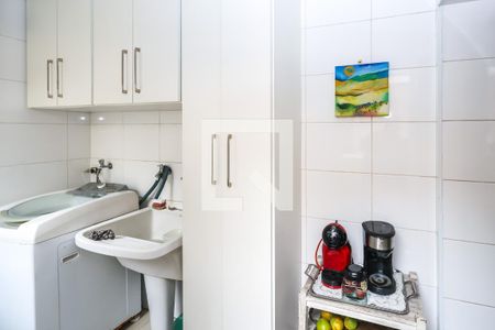 Casa à venda com 325m², 3 quartos e 3 vagas Casa à venda com 325m², 3 quartos e 3 vagasÁrea de Serviço