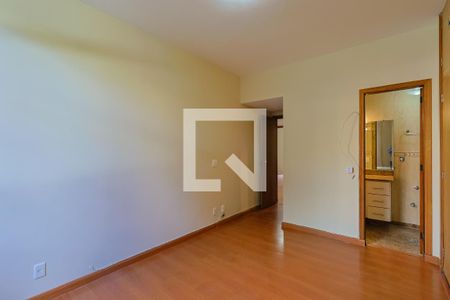 Apartamento à venda com 160m², 4 quartos e sem vaga Apartamento à venda com 160m², 4 quartos e sem vagaSuíte 2