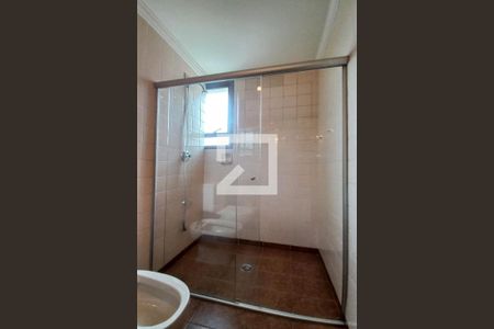 Apartamento à venda com 210m², 5 quartos e 2 vagas Apartamento à venda com 210m², 5 quartos e 2 vagasBanheiro da Suíte 1