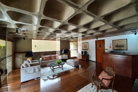 Apartamento à venda com 210m², 5 quartos e 2 vagas Apartamento à venda com 210m², 5 quartos e 2 vagasHall de Entrada