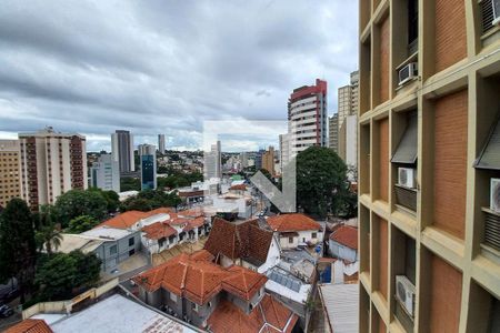 Apartamento à venda com 210m², 5 quartos e 2 vagas Apartamento à venda com 210m², 5 quartos e 2 vagasVista do Quarto de Serviço