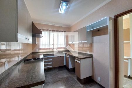 Apartamento à venda com 210m², 5 quartos e 2 vagas Apartamento à venda com 210m², 5 quartos e 2 vagasCozinha