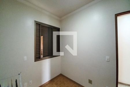 Apartamento à venda com 210m², 5 quartos e 2 vagas Apartamento à venda com 210m², 5 quartos e 2 vagasQuarto de Serviço