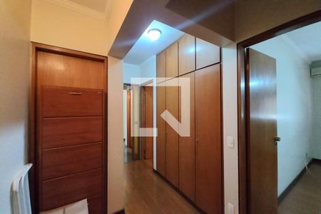 Apartamento à venda com 210m², 5 quartos e 2 vagas Apartamento à venda com 210m², 5 quartos e 2 vagasCorredor