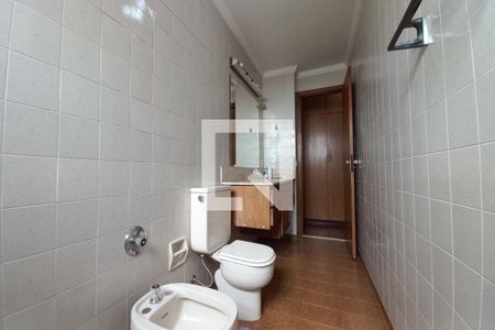 Apartamento à venda com 210m², 5 quartos e 2 vagas Apartamento à venda com 210m², 5 quartos e 2 vagasBanheiro da Suíte 3