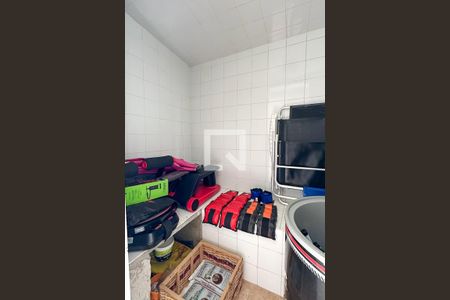 Casa de condomínio à venda com 308m², 4 quartos e 2 vagas Casa de condomínio à venda com 308m², 4 quartos e 2 vagasSauna