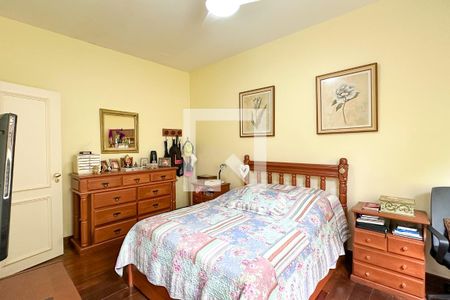 Casa de condomínio à venda com 308m², 4 quartos e 2 vagas Casa de condomínio à venda com 308m², 4 quartos e 2 vagasSuíte 03