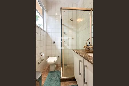 Casa de condomínio à venda com 308m², 4 quartos e 2 vagas Casa de condomínio à venda com 308m², 4 quartos e 2 vagasSuíte 01