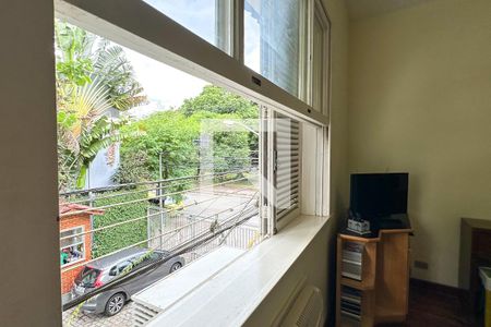 Casa de condomínio à venda com 308m², 4 quartos e 2 vagas Casa de condomínio à venda com 308m², 4 quartos e 2 vagasQuarto 01