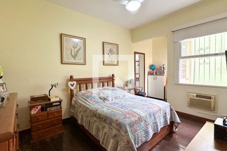 Casa de condomínio à venda com 308m², 4 quartos e 2 vagas Casa de condomínio à venda com 308m², 4 quartos e 2 vagasSuíte 03