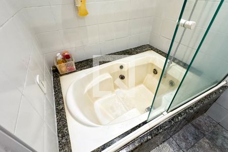 Casa de condomínio à venda com 308m², 4 quartos e 2 vagas Casa de condomínio à venda com 308m², 4 quartos e 2 vagasSuíte 03