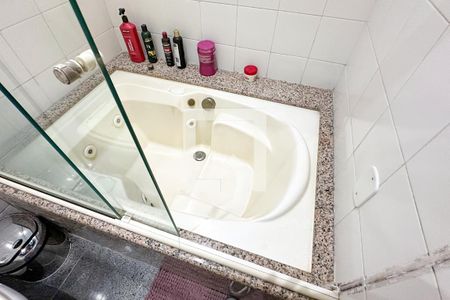 Casa de condomínio à venda com 308m², 4 quartos e 2 vagas Casa de condomínio à venda com 308m², 4 quartos e 2 vagasSuíte 02