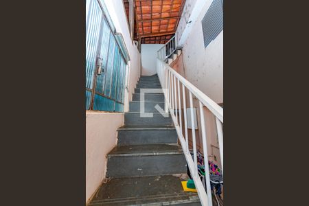 Casa à venda com 540m², 5 quartos e 4 vagasEscada