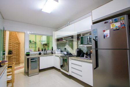 Casa à venda com 112m², 3 quartos e 2 vagas Casa à venda com 112m², 3 quartos e 2 vagasCozinha