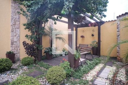Casa de condomínio à venda com 130m², 3 quartos e 1 vagaQuintal