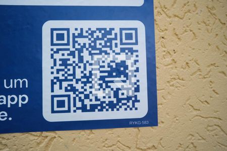 Casa de condomínio à venda com 130m², 3 quartos e 1 vagaQR - Placa