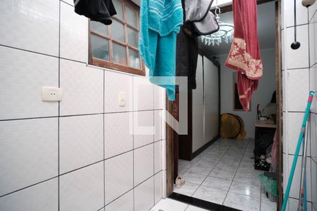 Casa de condomínio à venda com 130m², 3 quartos e 1 vagaÁrea de Serviço