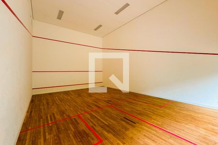 Apartamento à venda com 65m², 2 quartos e 1 vagaSquash