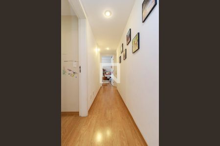 Apartamento à venda com 252m², 3 quartos e 4 vagas Apartamento à venda com 252m², 3 quartos e 4 vagasCorredor