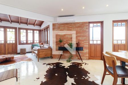 Apartamento à venda com 252m², 3 quartos e 4 vagas Apartamento à venda com 252m², 3 quartos e 4 vagasCobertura - Sala