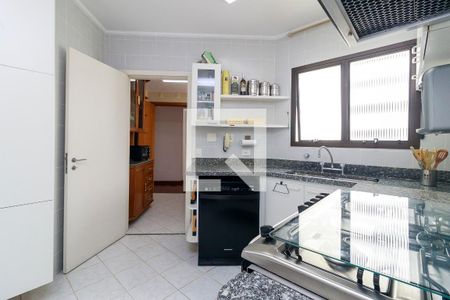 Apartamento à venda com 252m², 3 quartos e 4 vagas Apartamento à venda com 252m², 3 quartos e 4 vagasCozinha