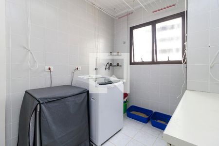Apartamento à venda com 252m², 3 quartos e 4 vagas Apartamento à venda com 252m², 3 quartos e 4 vagasÁrea de Serviço