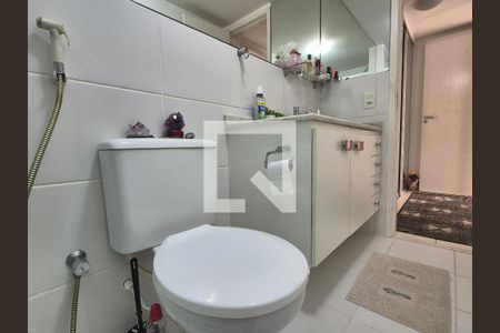 Apartamento à venda com 121m², 3 quartos e 2 vagasBanheiro da Suíte 2