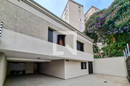 Casa à venda com 216m², 5 quartos e 3 vagas Casa à venda com 216m², 5 quartos e 3 vagasÁrea externa