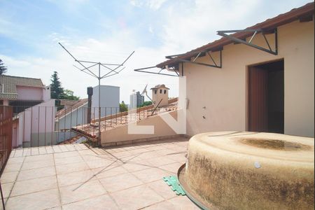 Casa à venda com 270m², 3 quartos e 1 vaga Casa à venda com 270m², 3 quartos e 1 vagaTerraço