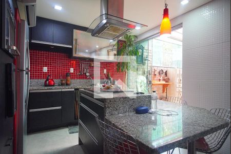Casa à venda com 270m², 3 quartos e 1 vaga Casa à venda com 270m², 3 quartos e 1 vagaCozinha
