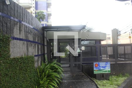 Apartamento à venda com 130m², 3 quartos e 2 vagasFachada