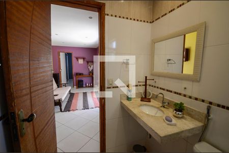 Casa à venda com 130m², 3 quartos e sem vagaBanheiro 2