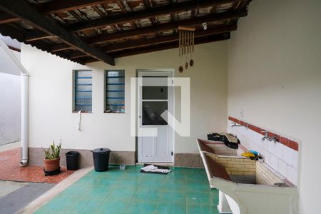 Casa à venda com 10m², 2 quartos e 1 vagaÁrea de serviço