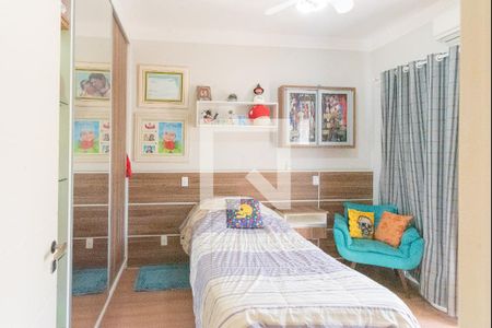 Casa de condomínio à venda com 317m², 4 quartos e 4 vagas Casa de condomínio à venda com 317m², 4 quartos e 4 vagasSuíte 3