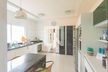 Casa de condomínio à venda com 317m², 4 quartos e 4 vagas Casa de condomínio à venda com 317m², 4 quartos e 4 vagasCozinha