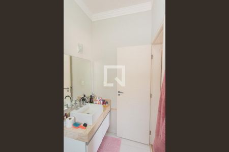 Casa de condomínio à venda com 317m², 4 quartos e 4 vagas Casa de condomínio à venda com 317m², 4 quartos e 4 vagasBanheiro da Suíte 4