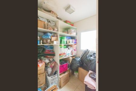 Casa de condomínio à venda com 317m², 4 quartos e 4 vagas Casa de condomínio à venda com 317m², 4 quartos e 4 vagasQuarto de Serviço