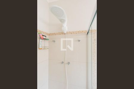 Casa de condomínio à venda com 317m², 4 quartos e 4 vagas Casa de condomínio à venda com 317m², 4 quartos e 4 vagasBanheiro da Suíte 1