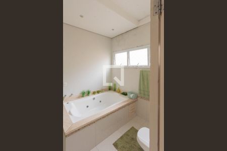 Casa de condomínio à venda com 317m², 4 quartos e 4 vagas Casa de condomínio à venda com 317m², 4 quartos e 4 vagasBanheiro da Suíte1