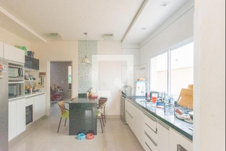 Casa de condomínio à venda com 317m², 4 quartos e 4 vagas Casa de condomínio à venda com 317m², 4 quartos e 4 vagasCozinha