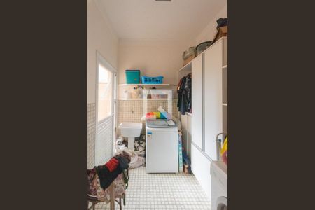 Casa de condomínio à venda com 317m², 4 quartos e 4 vagas Casa de condomínio à venda com 317m², 4 quartos e 4 vagasÁrea de Serviço