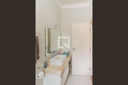 Casa de condomínio à venda com 317m², 4 quartos e 4 vagas Casa de condomínio à venda com 317m², 4 quartos e 4 vagasBanheiro da Suíte 2