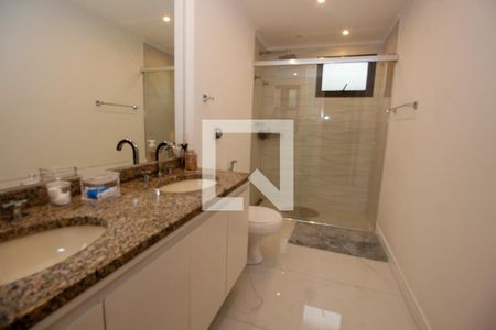 Apartamento à venda com 150m², 4 quartos e 2 vagasBanheiro da Suíte 1