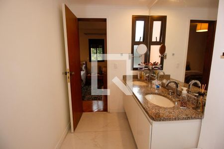 Apartamento à venda com 150m², 4 quartos e 2 vagasBanheiro da Suíte 1