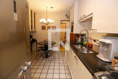 Apartamento à venda com 150m², 4 quartos e 2 vagasCozinha