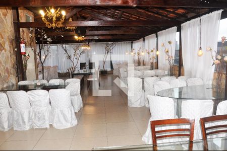 Casa à venda com 600m², 5 quartos e 6 vagas Casa à venda com 600m², 5 quartos e 6 vagasDetalhe - Salão 02