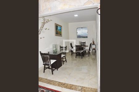 Casa à venda com 600m², 5 quartos e 6 vagas Casa à venda com 600m², 5 quartos e 6 vagasDetalhe - Salão 01